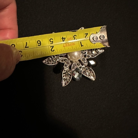 Gorgeous Premier Designs marcasite flower pin/pendant - Picture 3 of 5